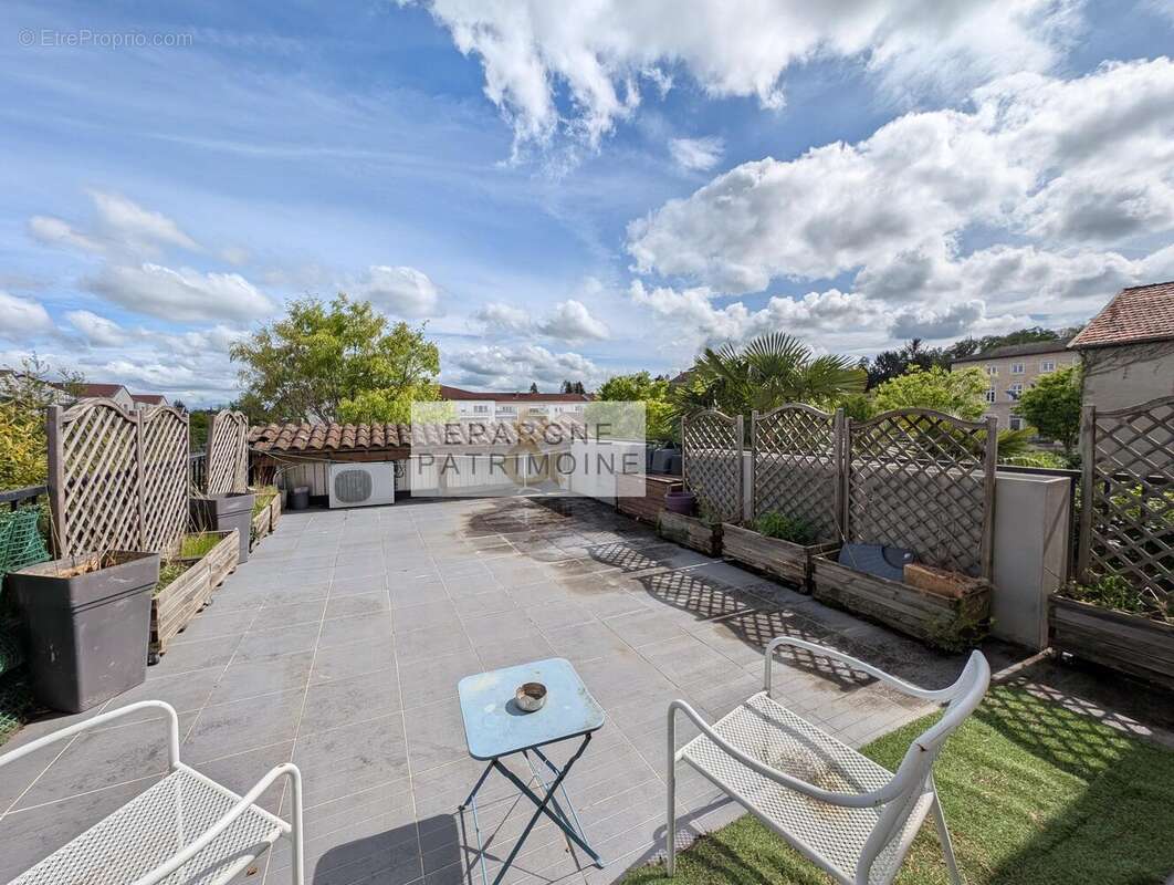 n°5 - Maison à SAINT-LAURENT-DE-MURE