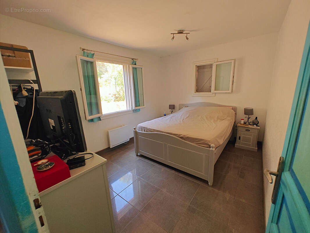 Toulon ouest limite le revest villa de 141 m² sur 3 500 m² de terrain paysagé avec piscine vue dégagée sur le mont faron calme a - photo 8