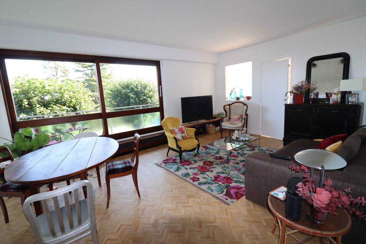 Appartement à LOUVECIENNES