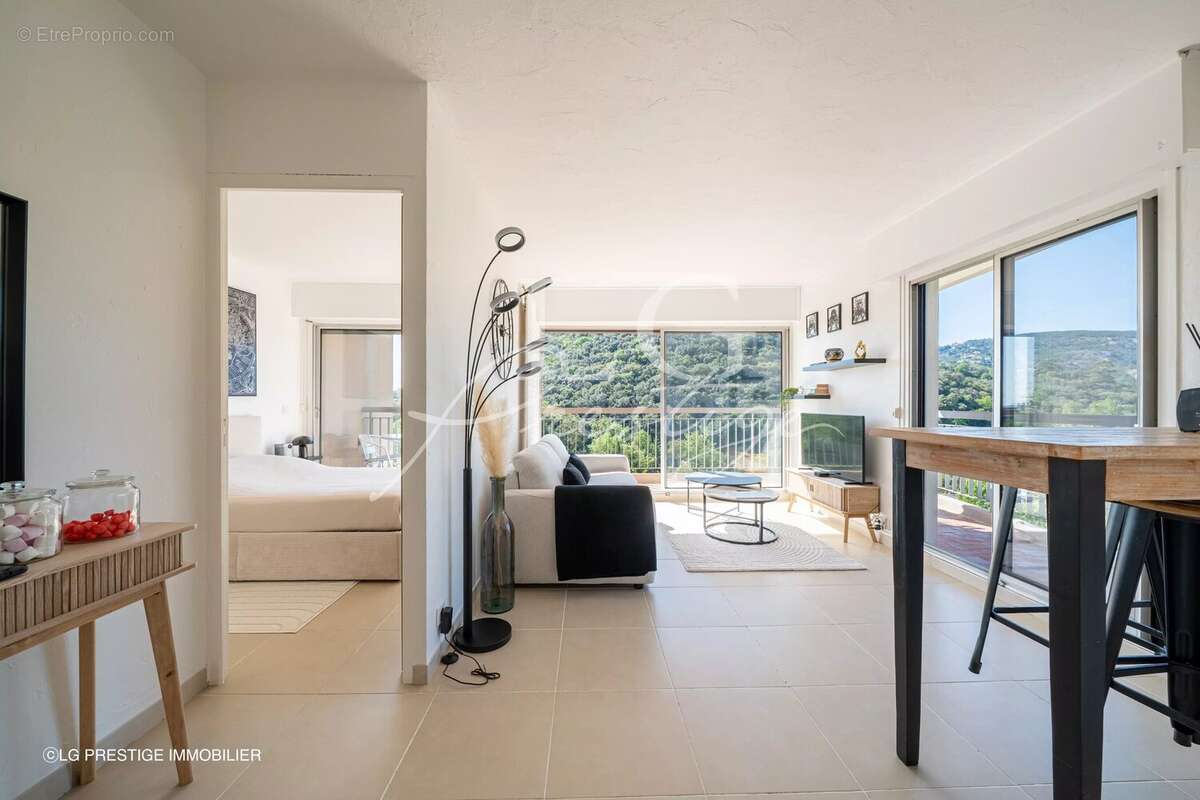 Appartement à MANDELIEU-LA-NAPOULE