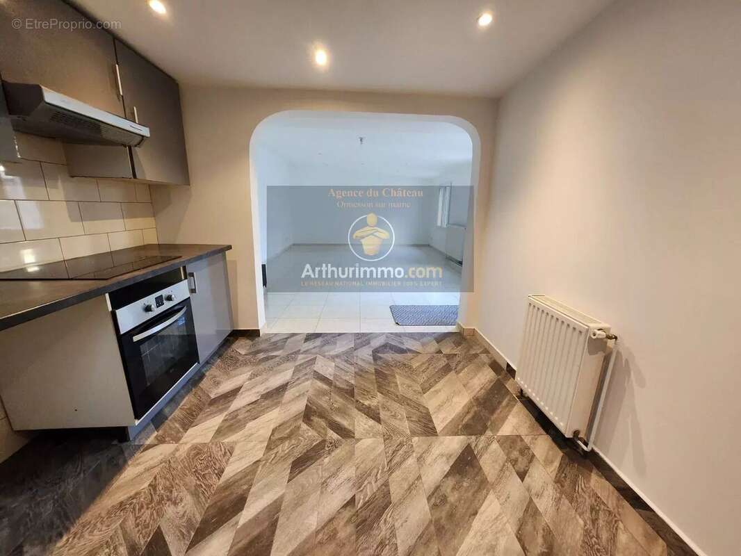 Commerce à ORMESSON-SUR-MARNE