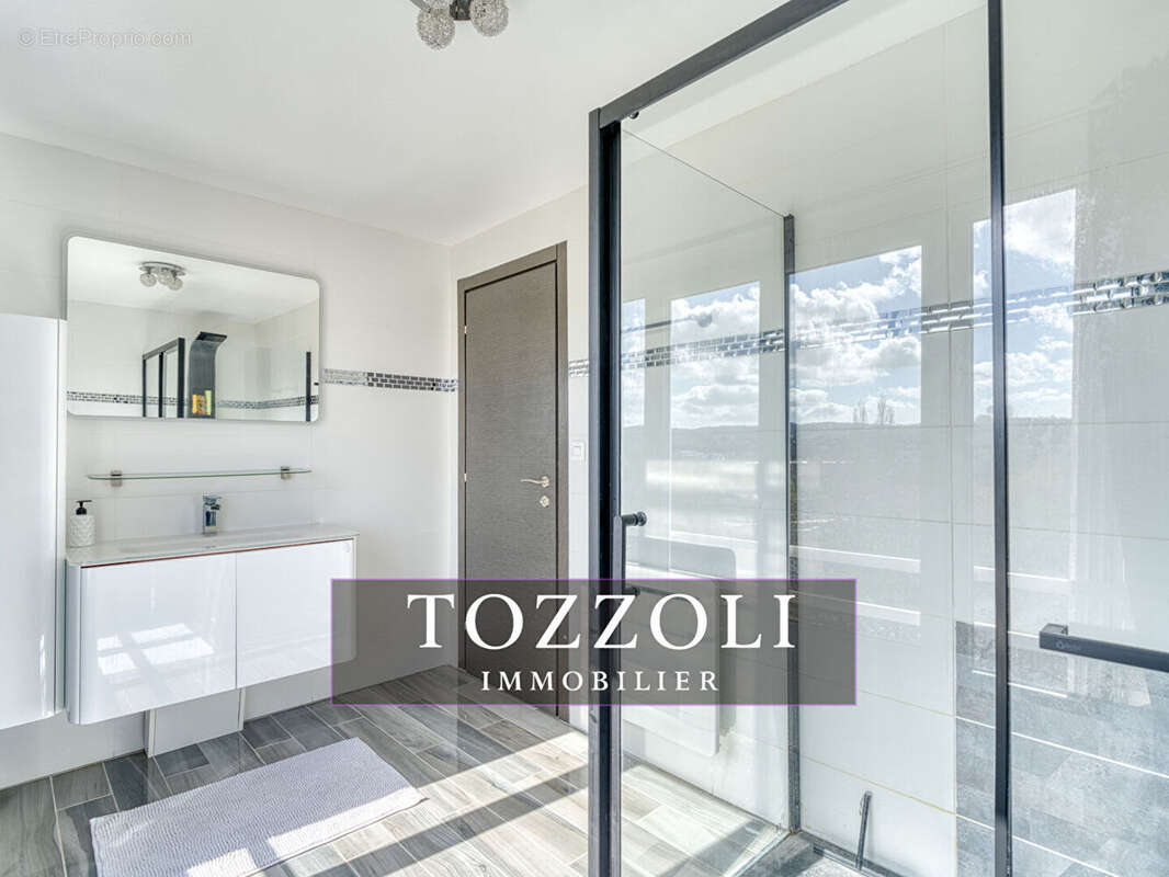 Appartement à VILLEFONTAINE