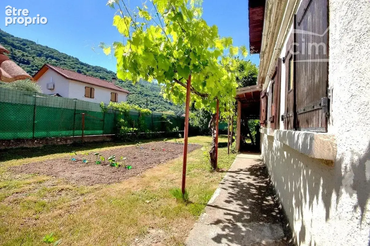 A vendre - maison mitoyenne type 7p+c - tencin - photo 8
