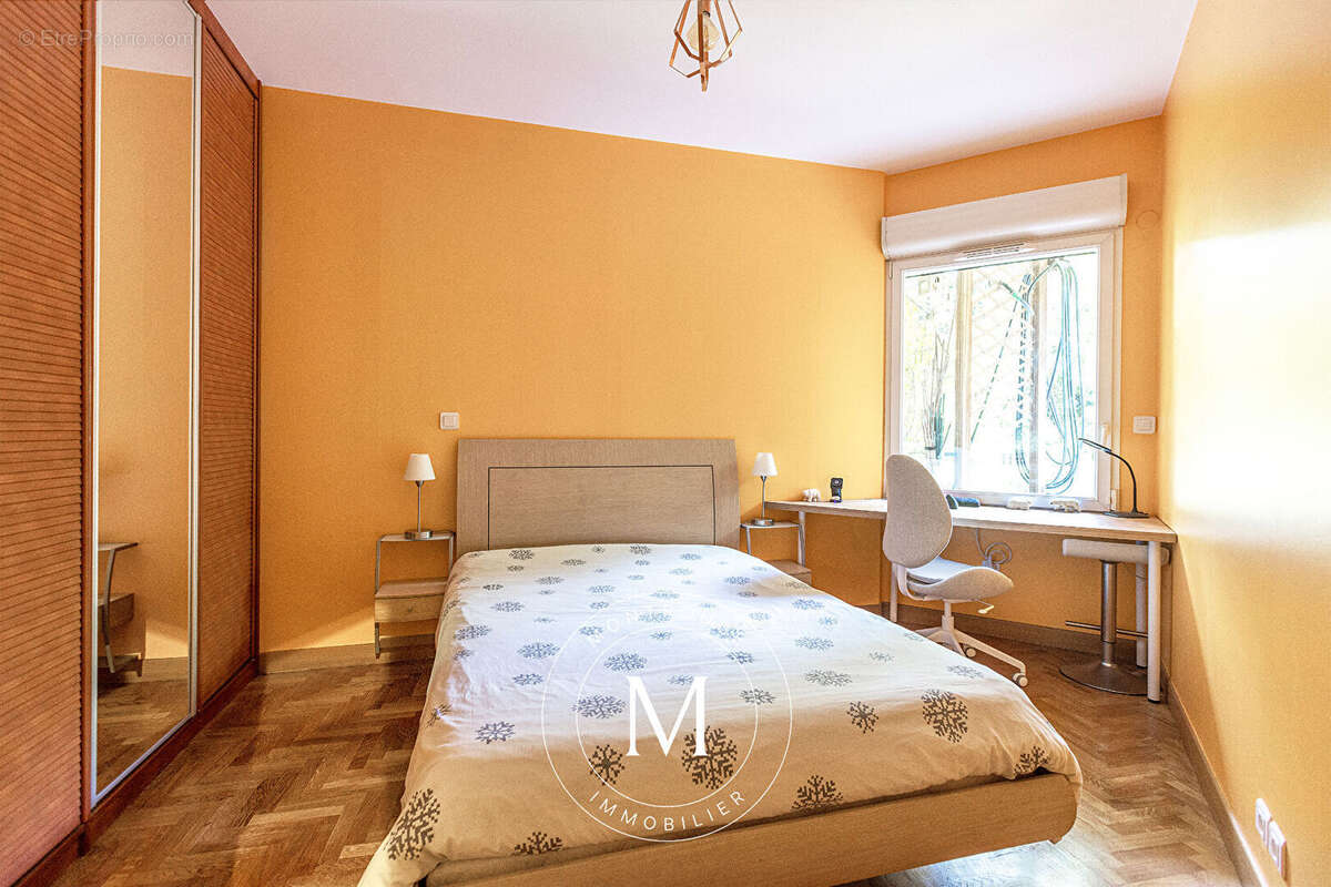 Appartement à MONTROUGE