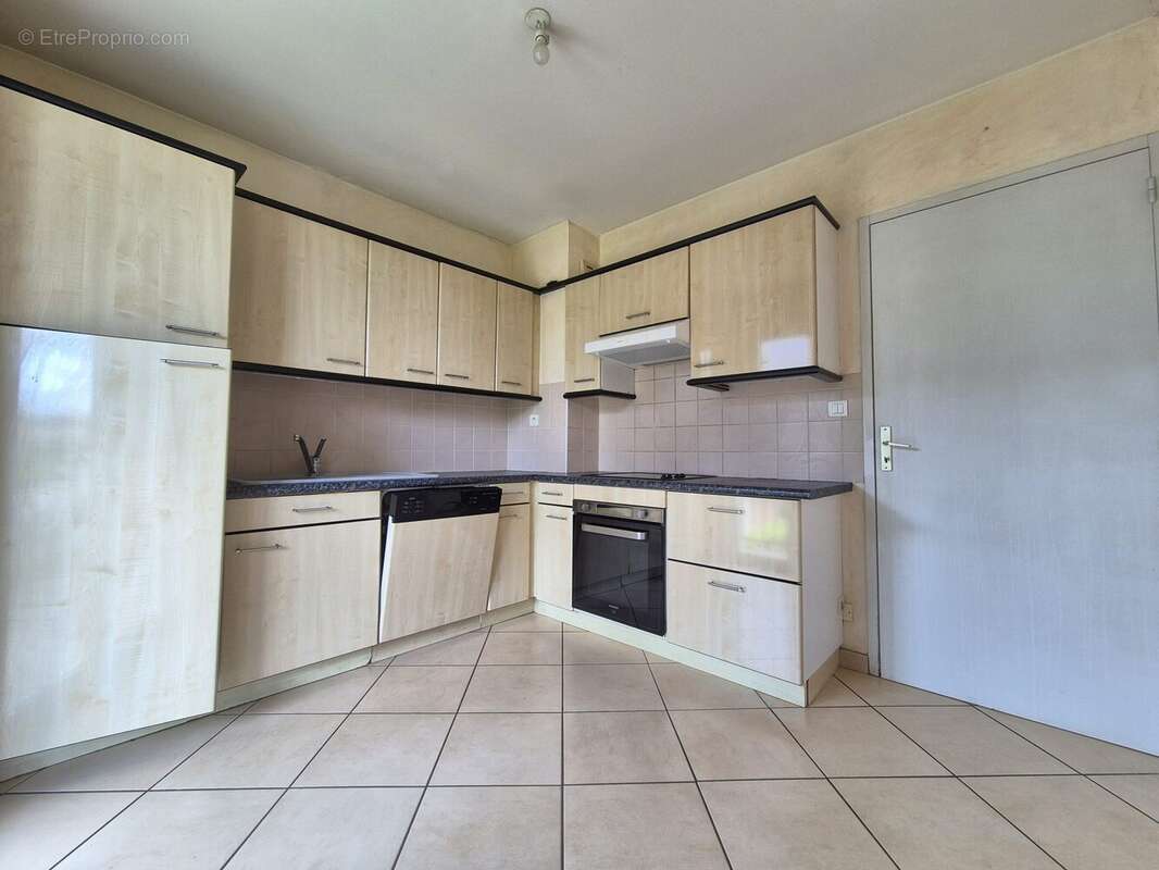 Appartement à ONET-LE-CHATEAU