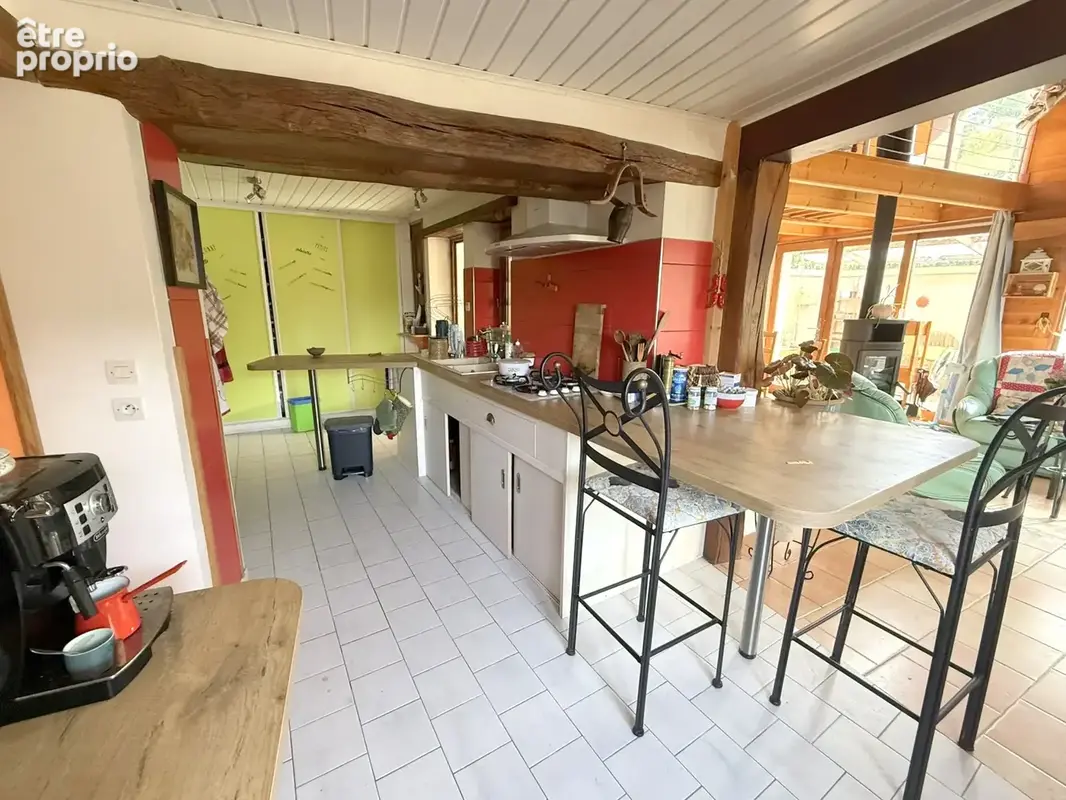 MAISON de 144 m2 sur 2 niveaux et grand garage, dépendances en bordure de Claise. - photo 4