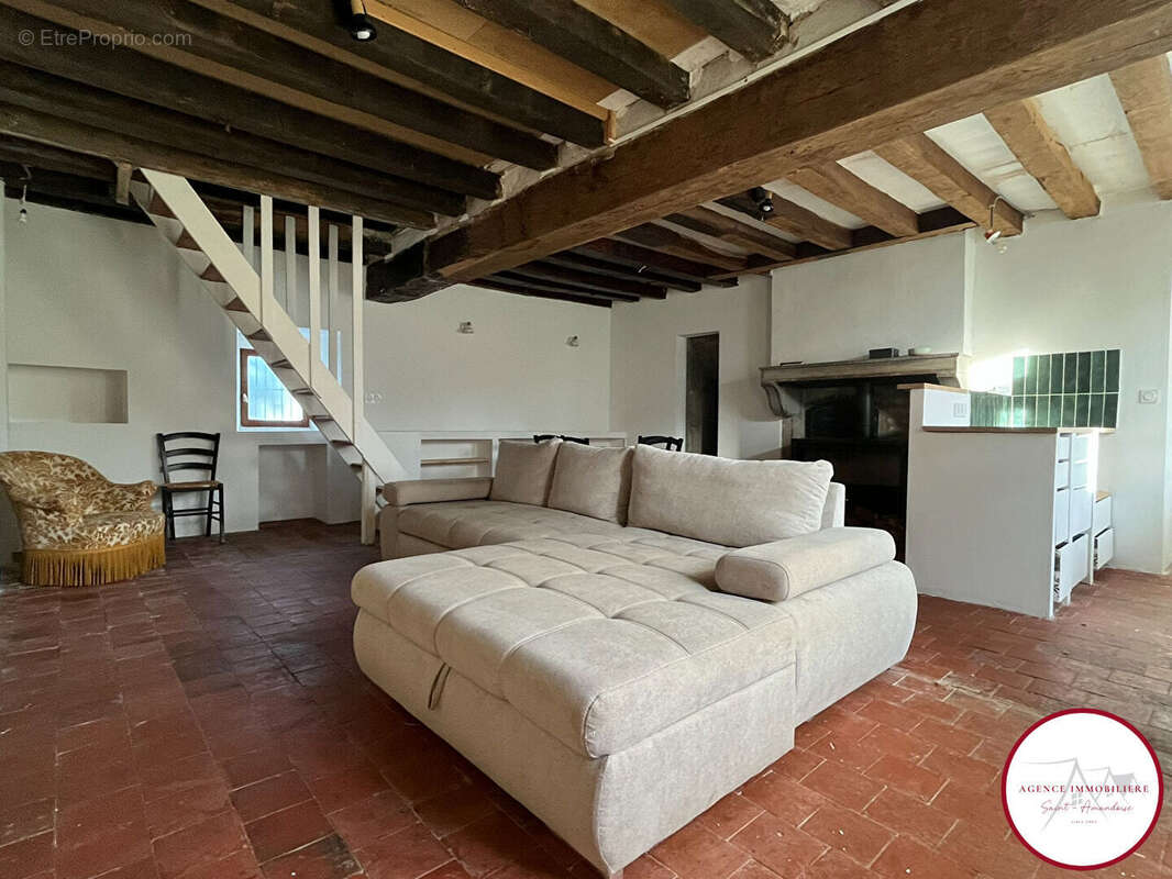 Maison à BESSAIS-LE-FROMENTAL