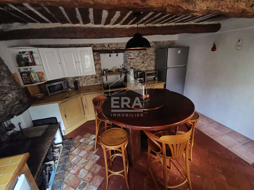 Maison à LA ROQUETTE-SUR-SIAGNE