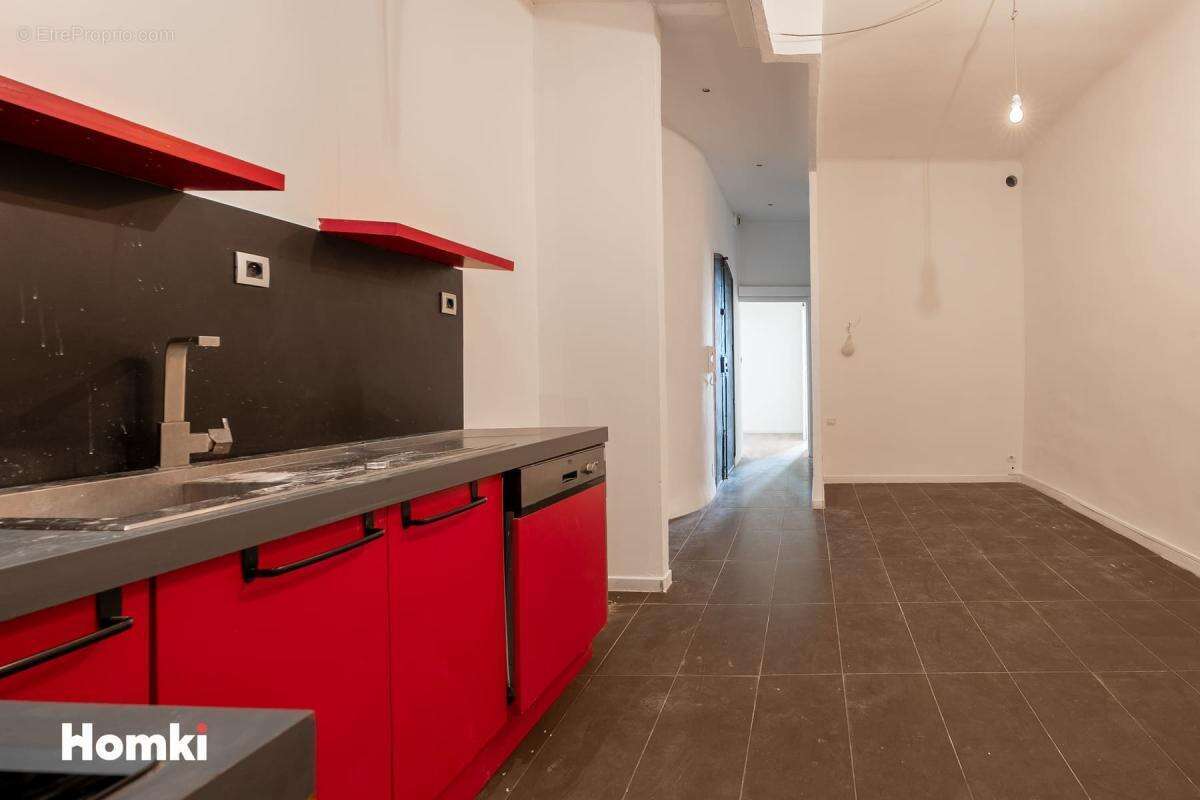 Appartement à MARSEILLE-1E
