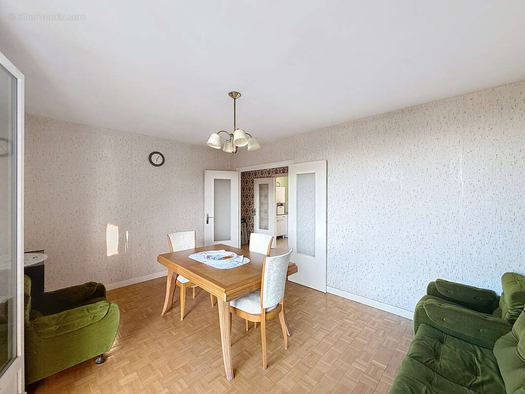 Appartement à SAINT-ETIENNE