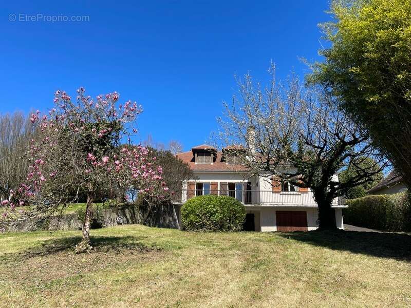 Maison à DECAZEVILLE