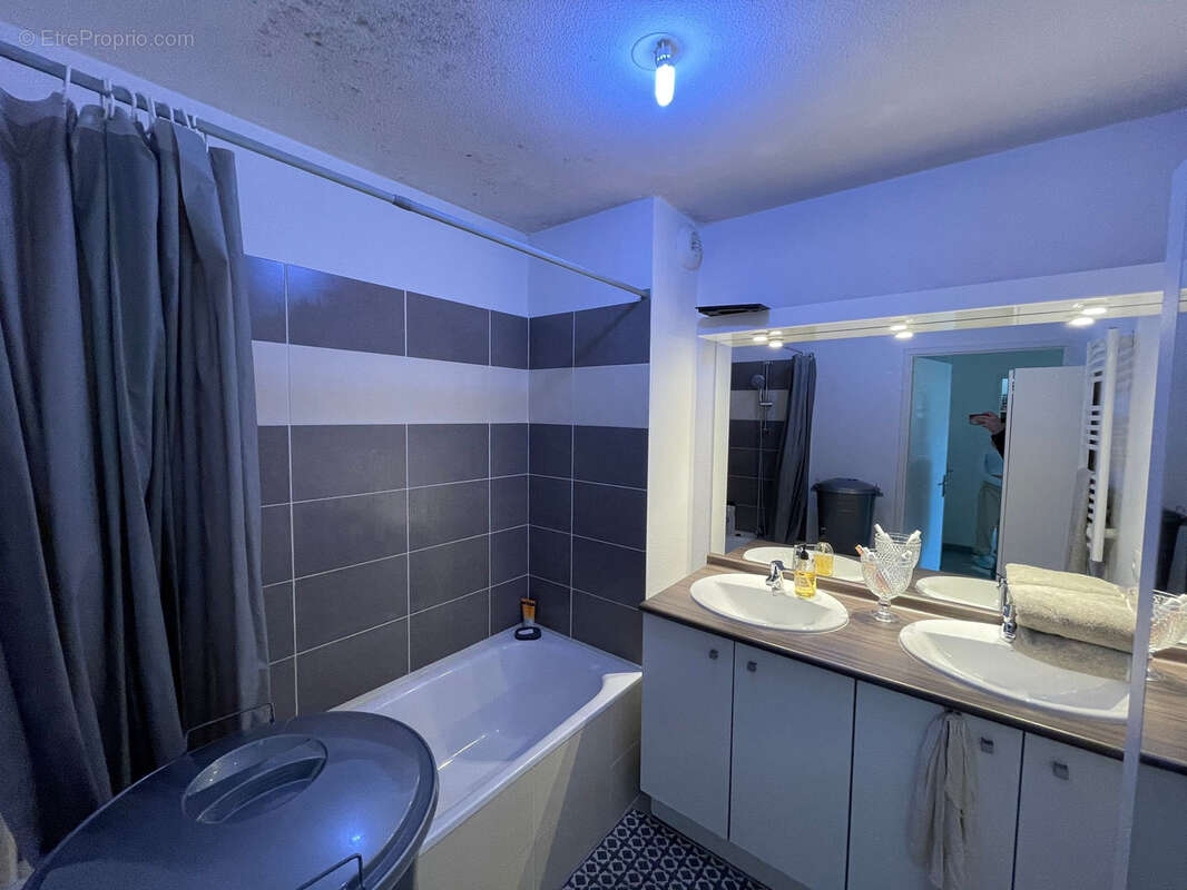 Appartement à AMBES