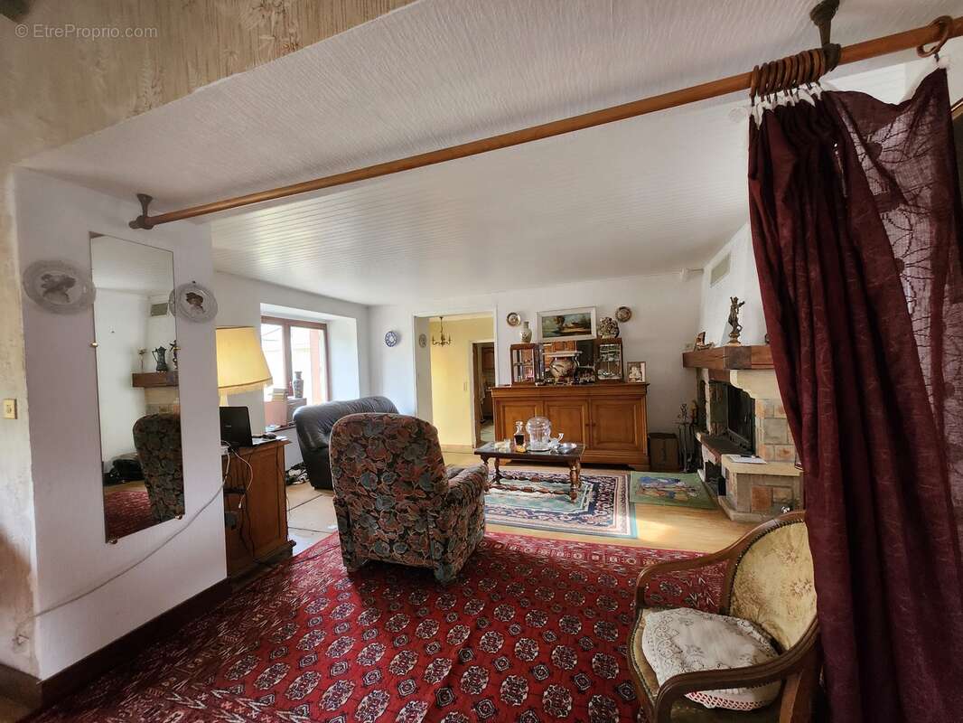 Maison à BUSSIERE-GALANT