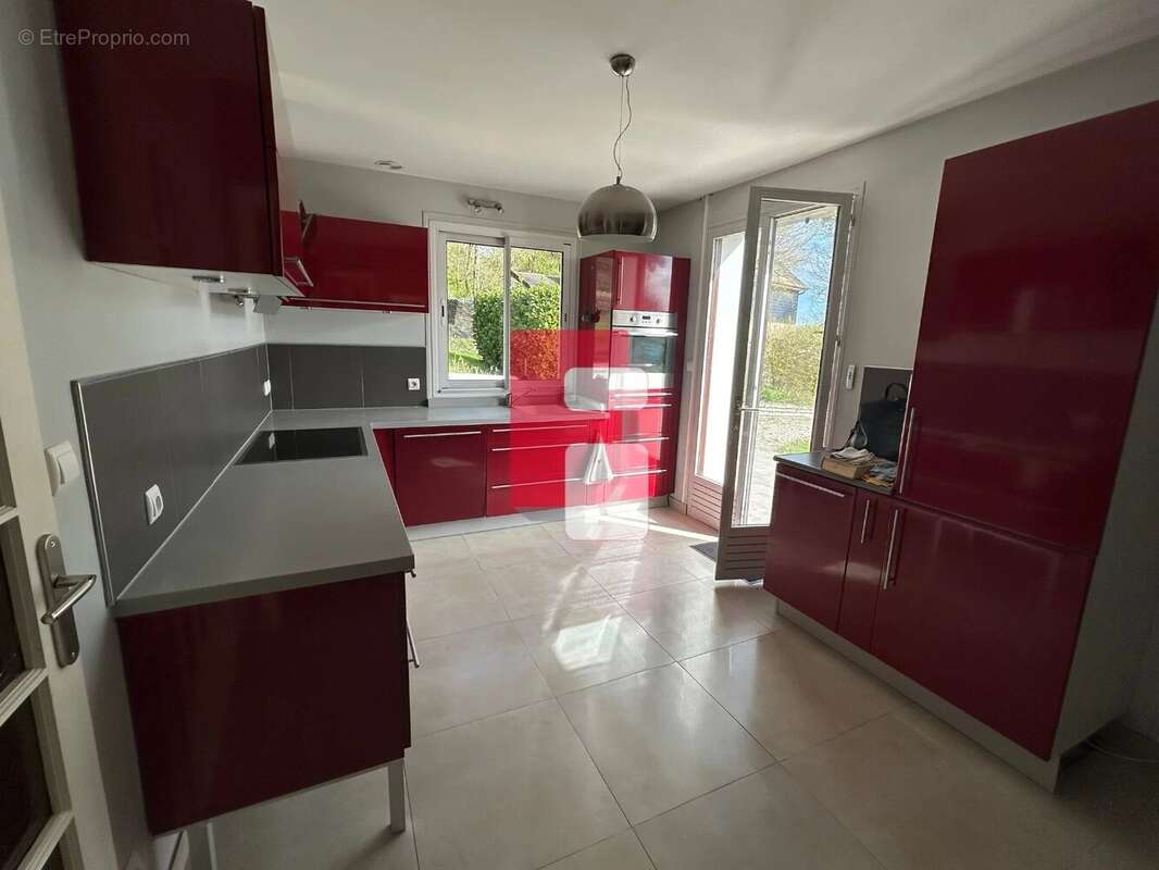 Maison à SAINT-PHAL