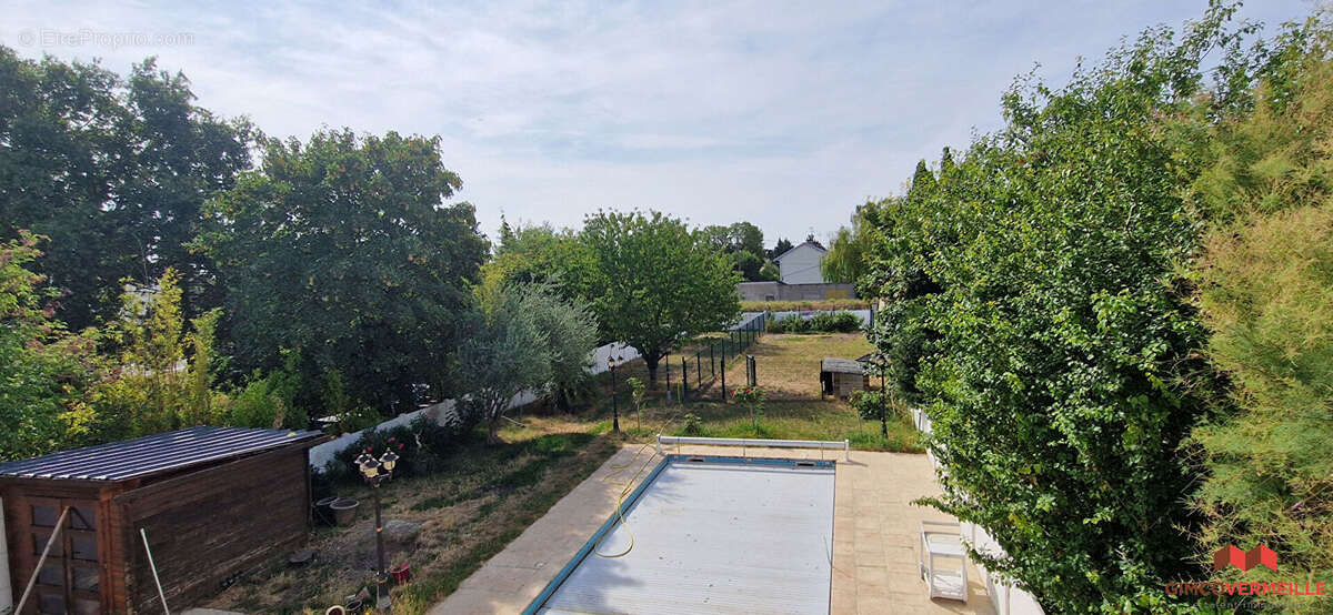 Maison spacieuse à vendre à Conflans-Sainte-Honorine - 5 chambres - photo 4
