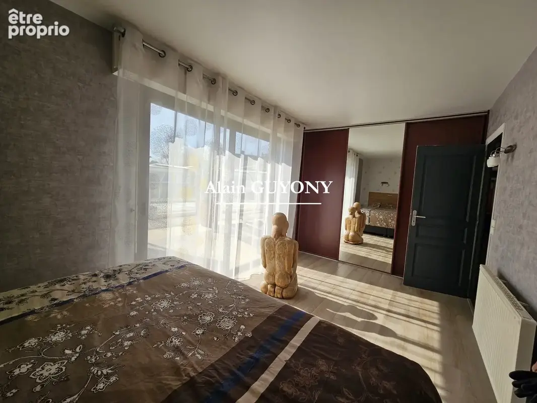 Maison 7 pièces 216 m² à vendre à Pont-L'eveque (14130) - photo 4