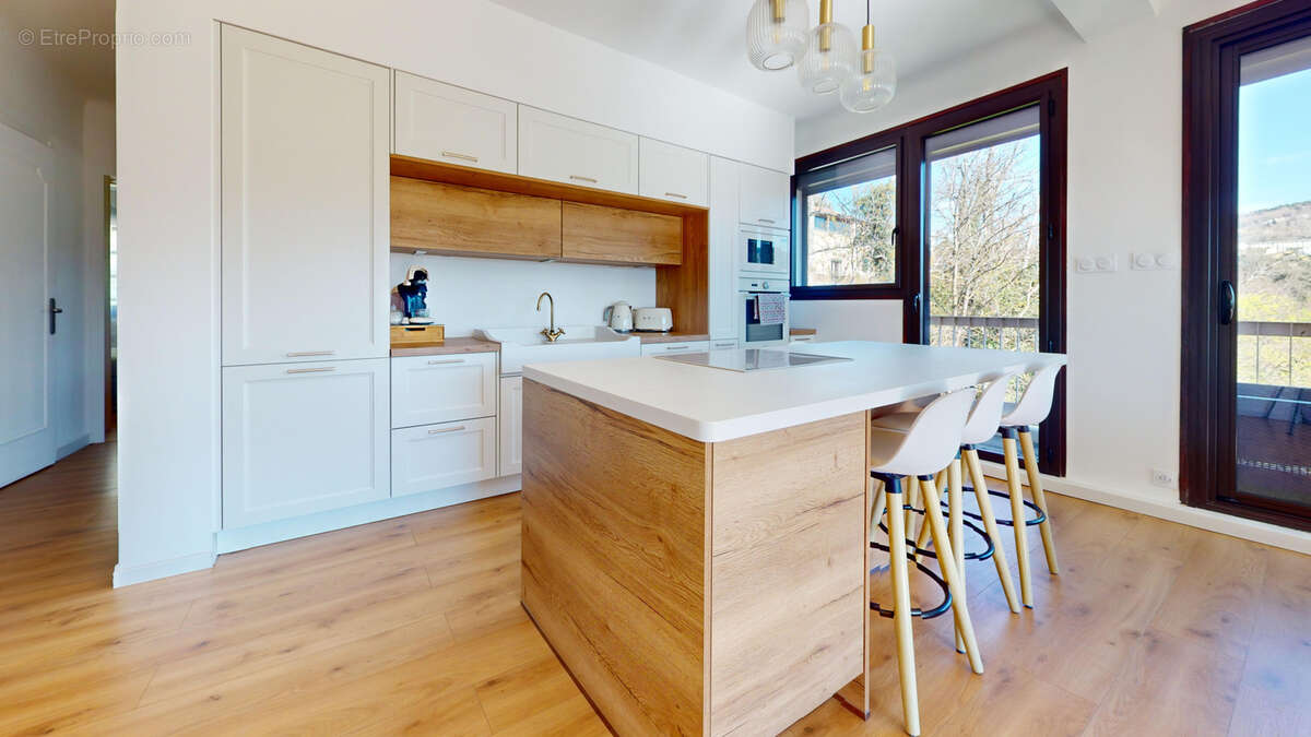 Appartement à SAINT-ETIENNE