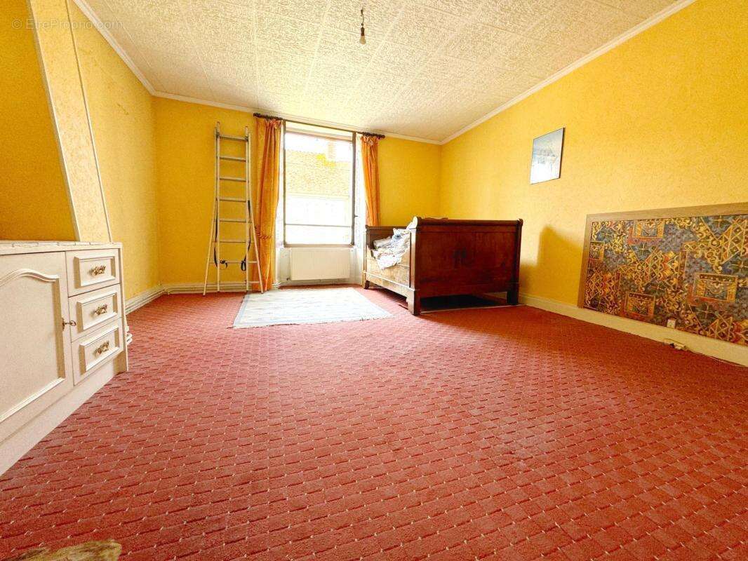 Maison à LA CHAPELLE-GAUTHIER