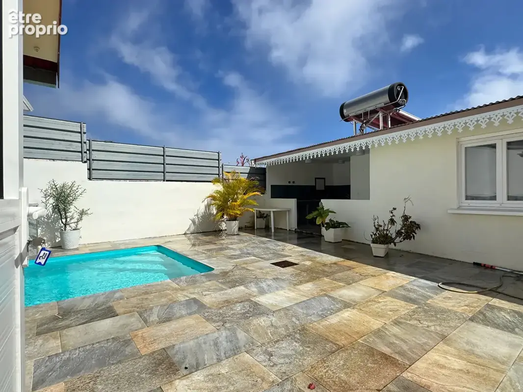 A VENDRE - Sainte-Marie - Maison T4 avec piscine et dépendance implantée sur un terrain de 636 m2 plat et cloturé - photo 16