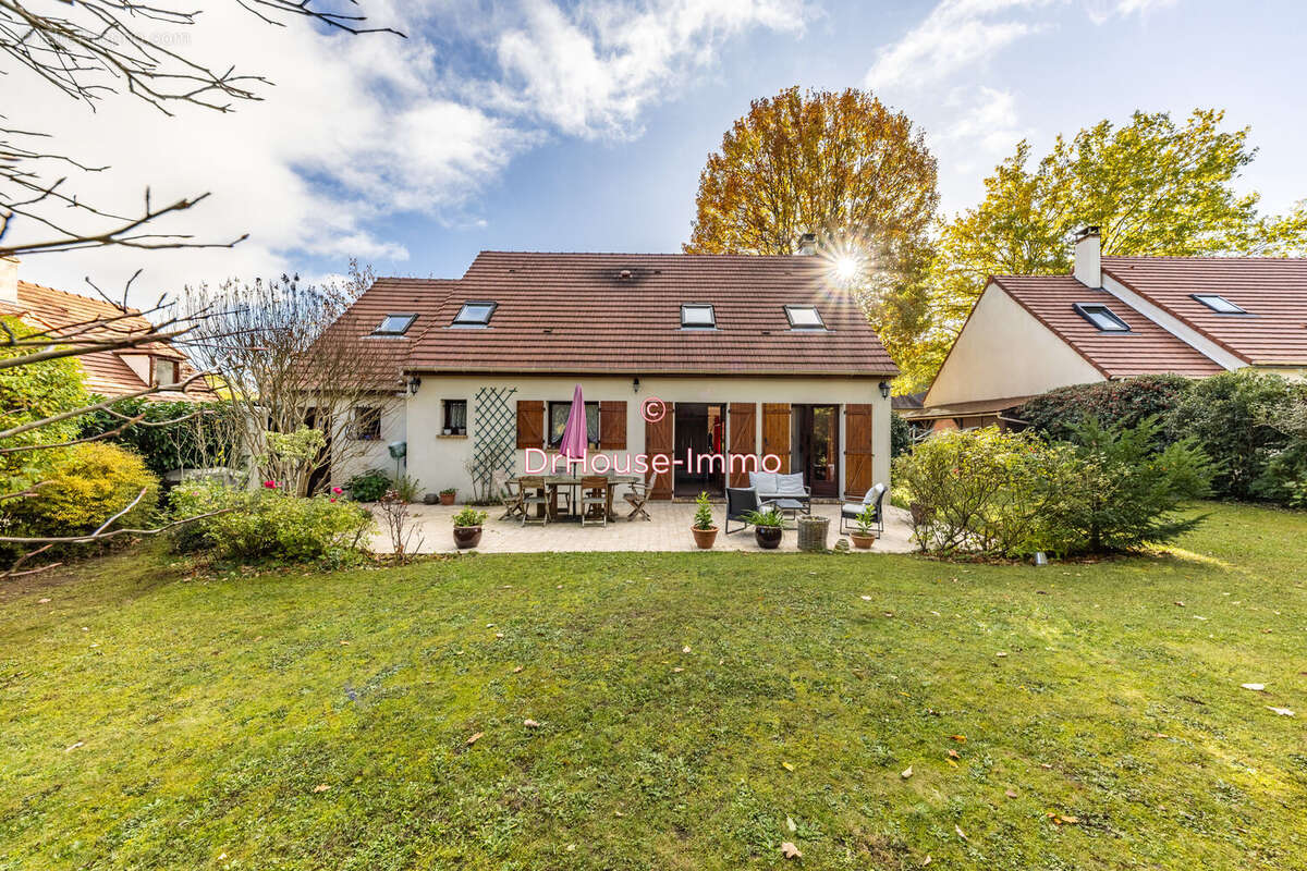 Maison à DAMPIERRE-EN-YVELINES