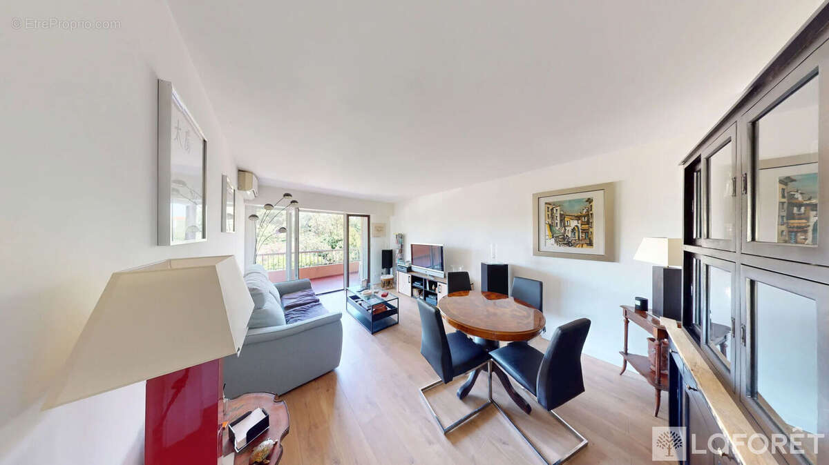 Appartement à FREJUS