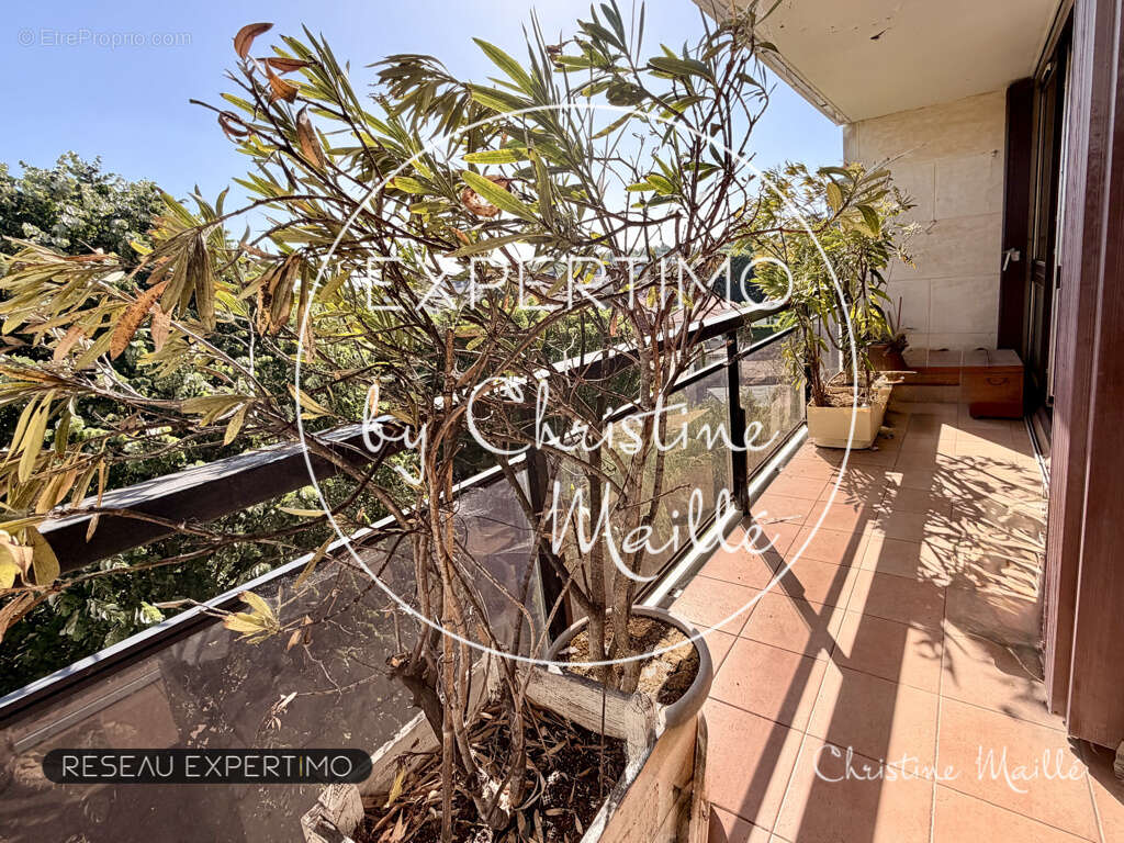 Versailles montreuil - appartement 5 pièces 106 m2 avec balcon, parking en sous/sol et ascenseur - photo 3