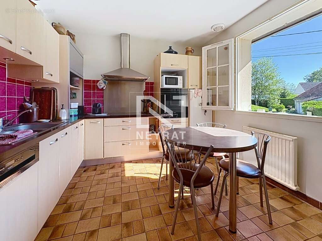 Maison à ETANG-SUR-ARROUX