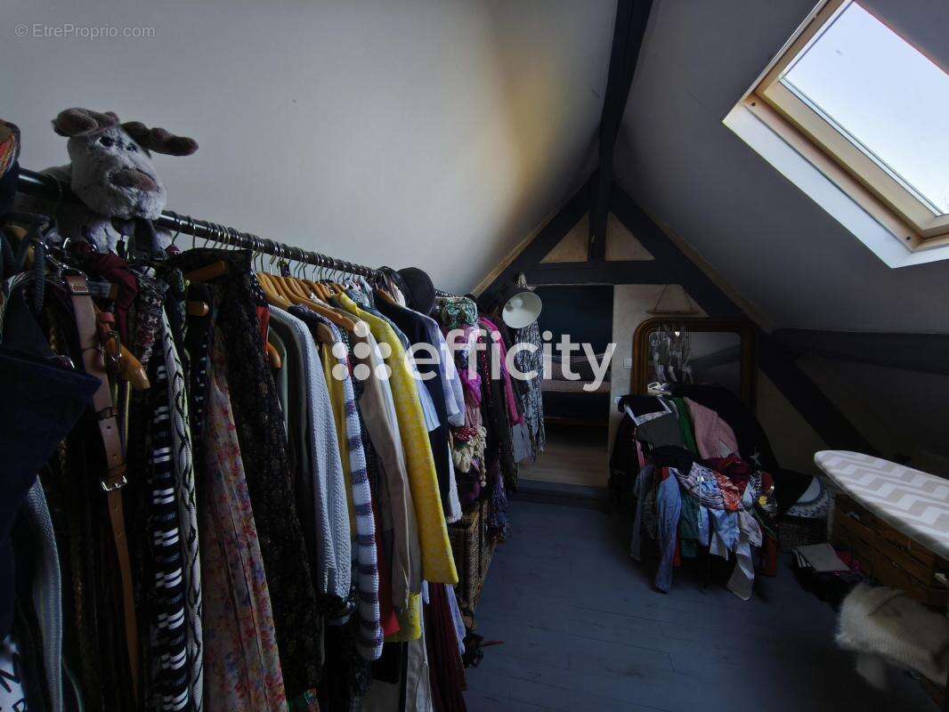 Maison à NEUFVY-SUR-ARONDE