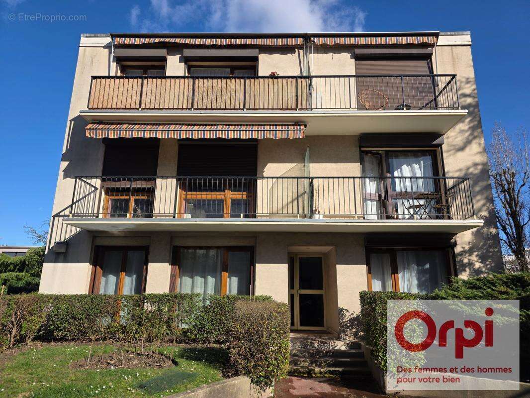 Appartement à ISSY-LES-MOULINEAUX