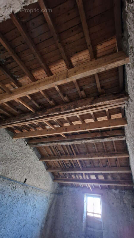Immeuble de rapport avec local commercial et 3 appartements à Bourdeaux - photo 14