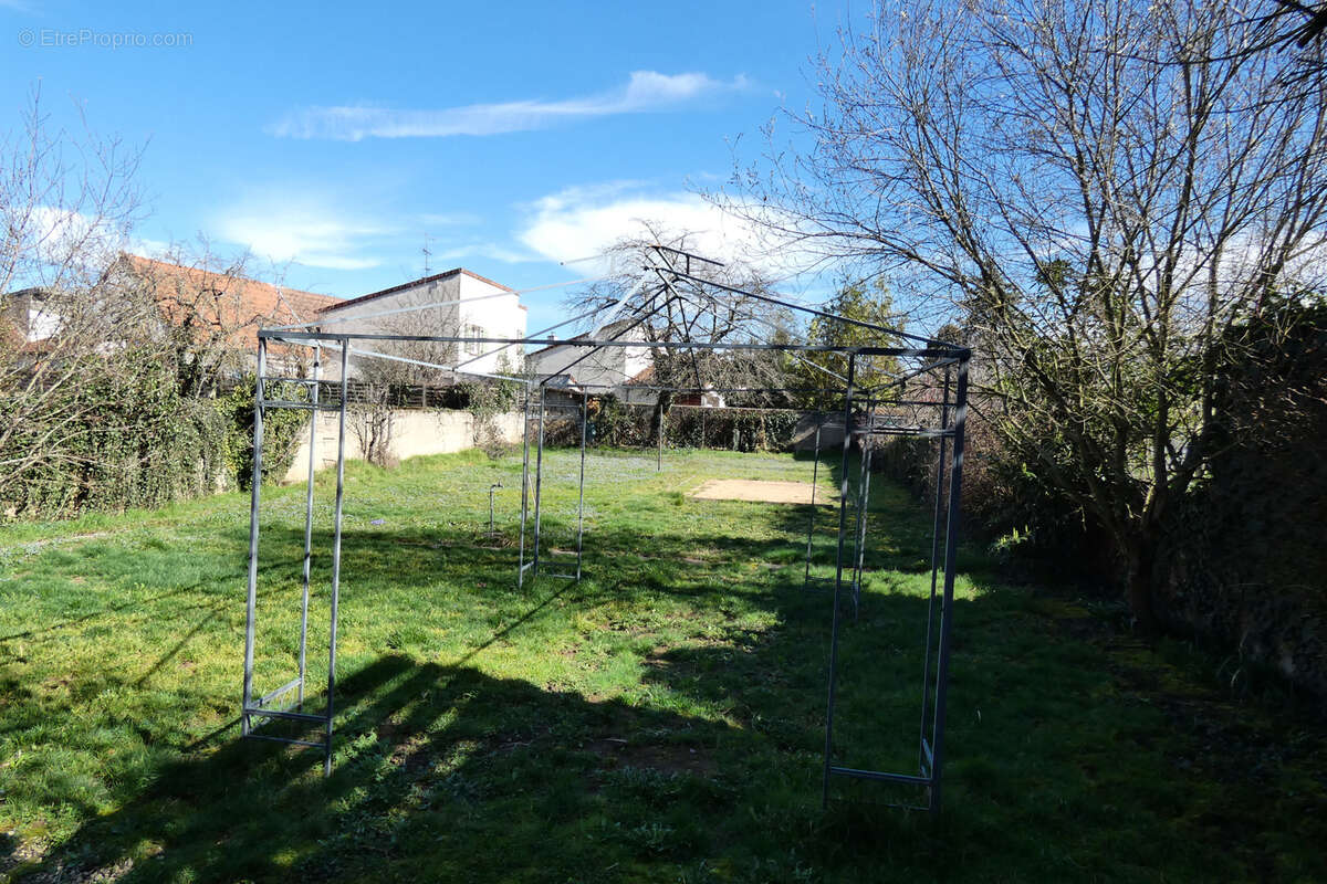 Maison à MONTLUCON