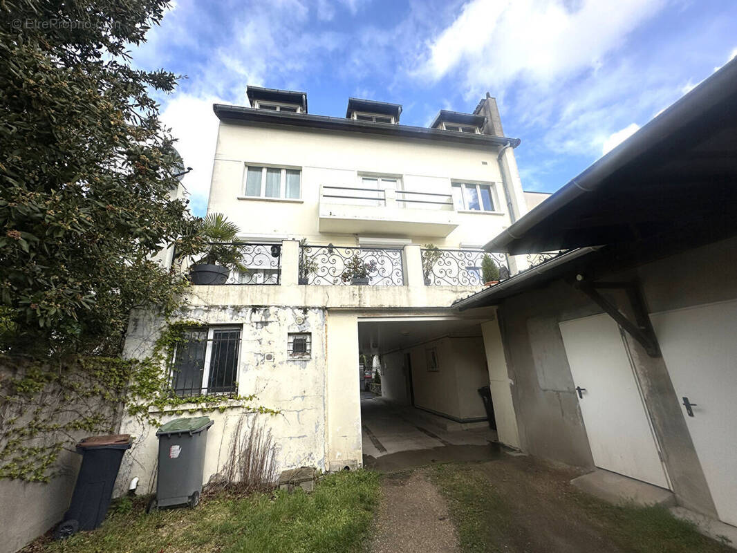 Appartement à SAINT-MAUR-DES-FOSSES