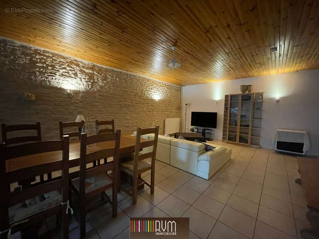 Maison à HAUTECOURT-ROMANECHE