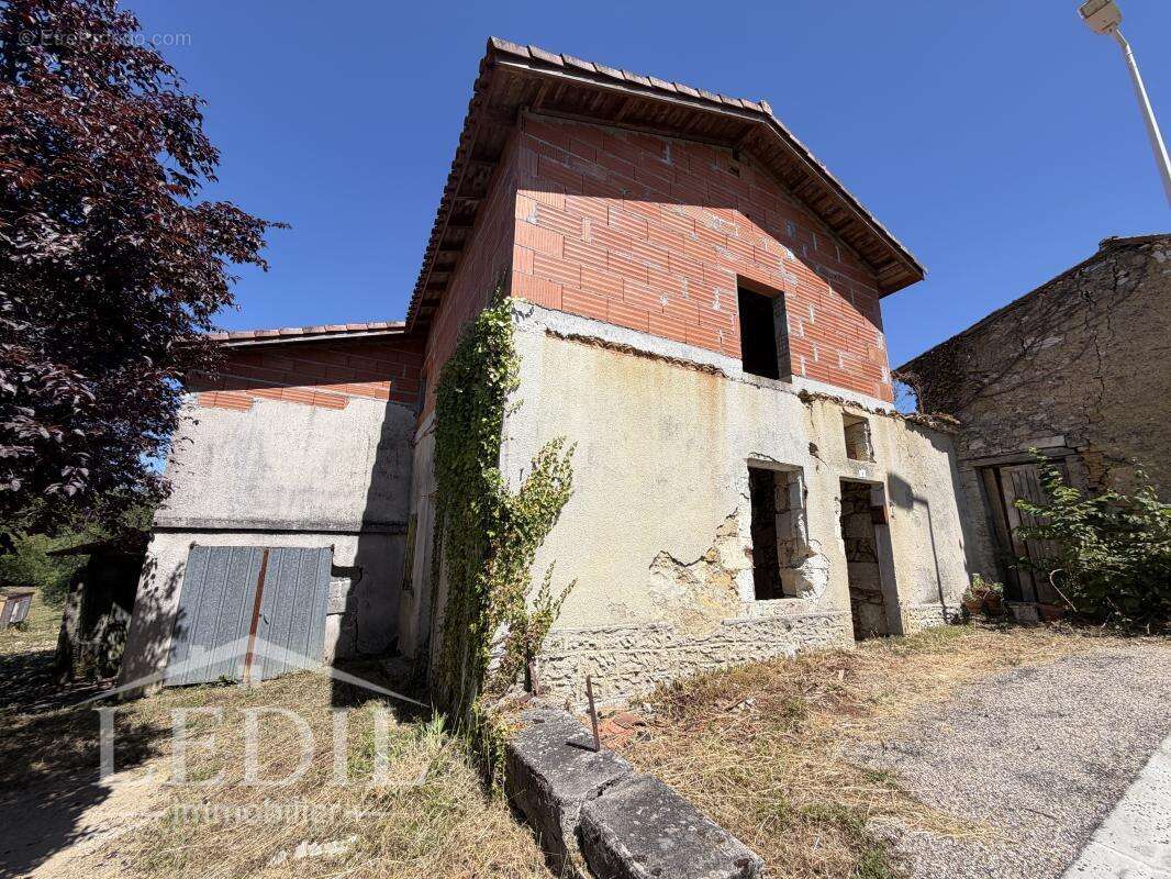Maison à finir avec jardin et puits - photo 4