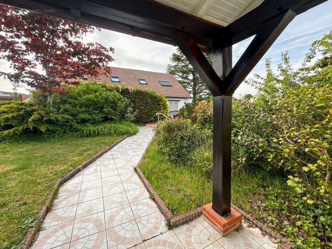 Maison à FLEURY-LES-AUBRAIS