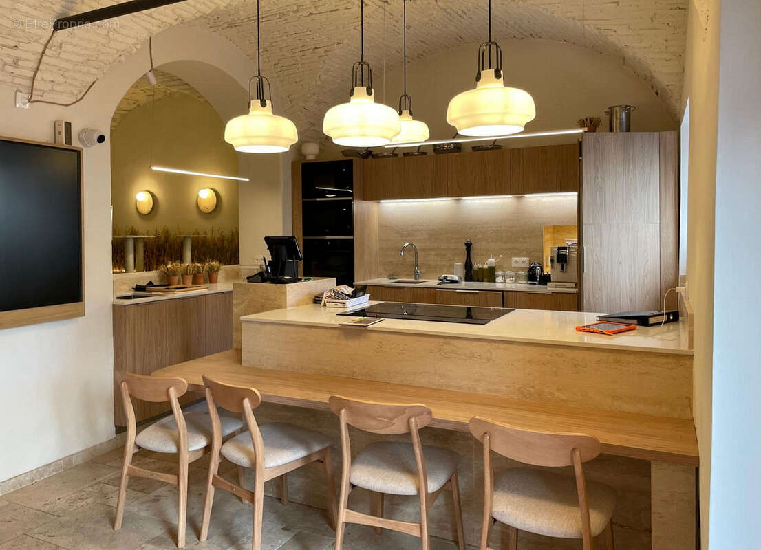 Commerce à SAN-MARTINO-DI-LOTA