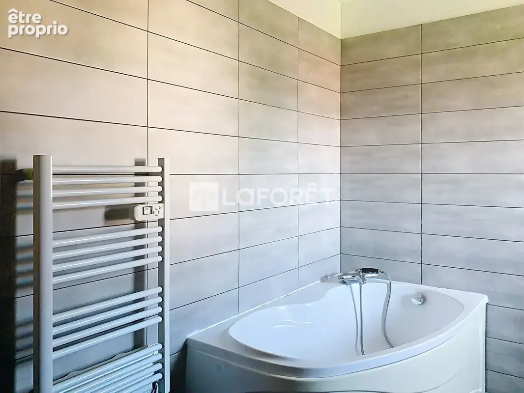 Maison familiale avec dépendances 8 pièce(s) 175 m2 - photo 15
