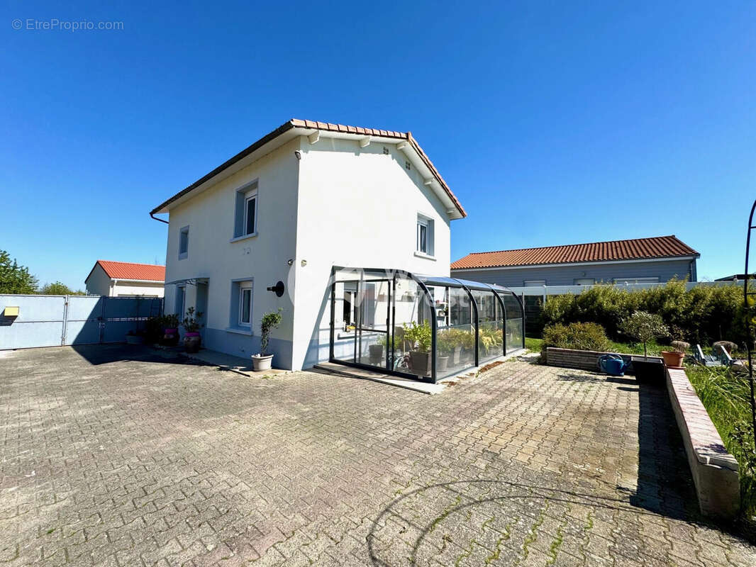 Maison à MARTRES-SUR-MORGE