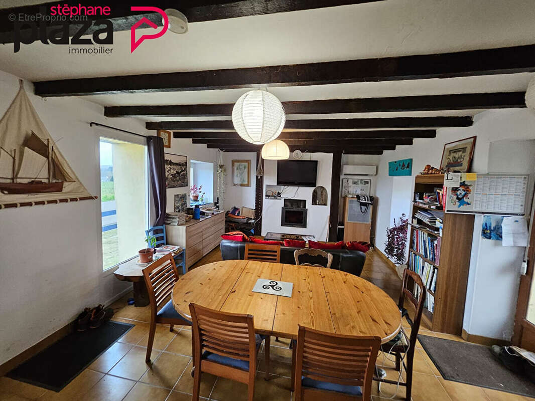 Maison à PLONEVEZ-PORZAY