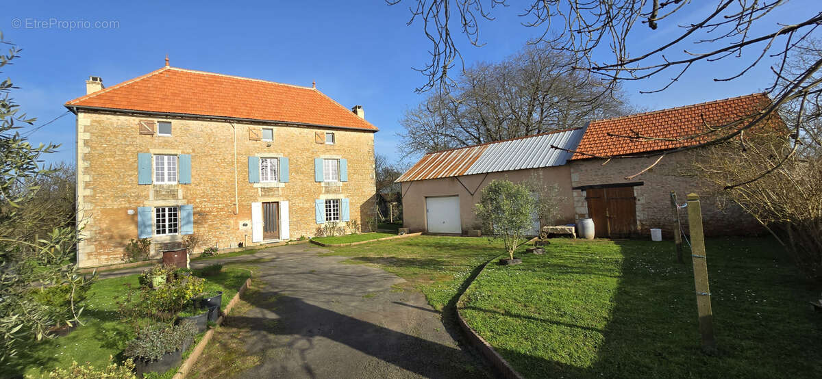 Maison à CEAUX-EN-COUHE
