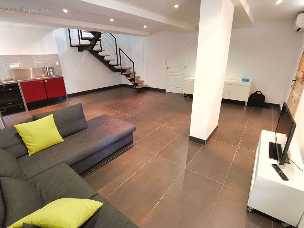 Maison à SAINT-LAURENT-DE-LA-SALANQUE