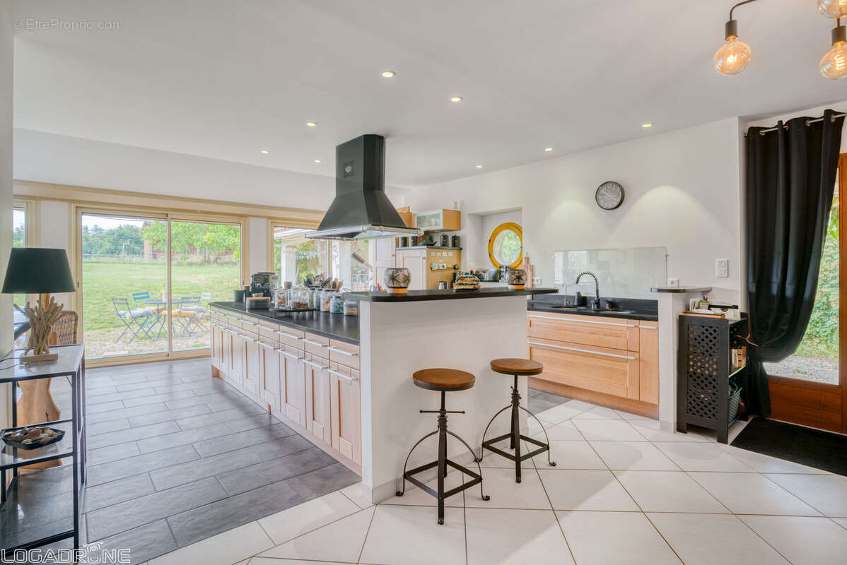 Maison 210 m² à Grateloup-Saint-Gayrand  - photo 39
