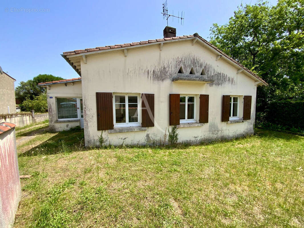 Maison à JONZAC