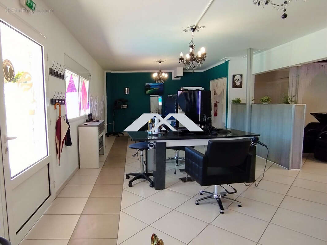 ZONE COUPE COIFFURE - Autre à SAINTE-MARIE