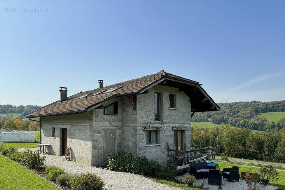 Maison à EVIRES