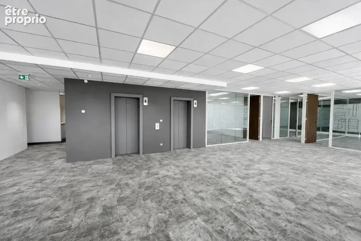 Bureaux à vendre à Boulogne Billancourt près des transports. En parfait état, flexibles et lumineux, climatisation - photo 6