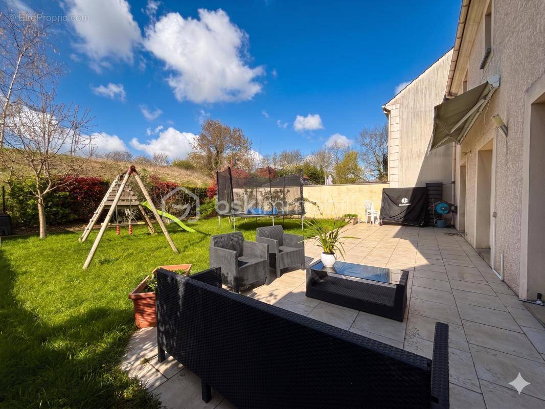 Maison à LA QUEUE-EN-BRIE