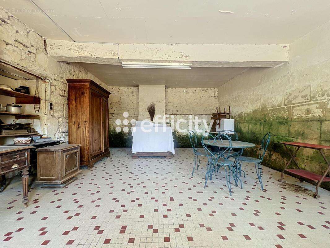 Maison 107 m² à Restigne  - photo 15