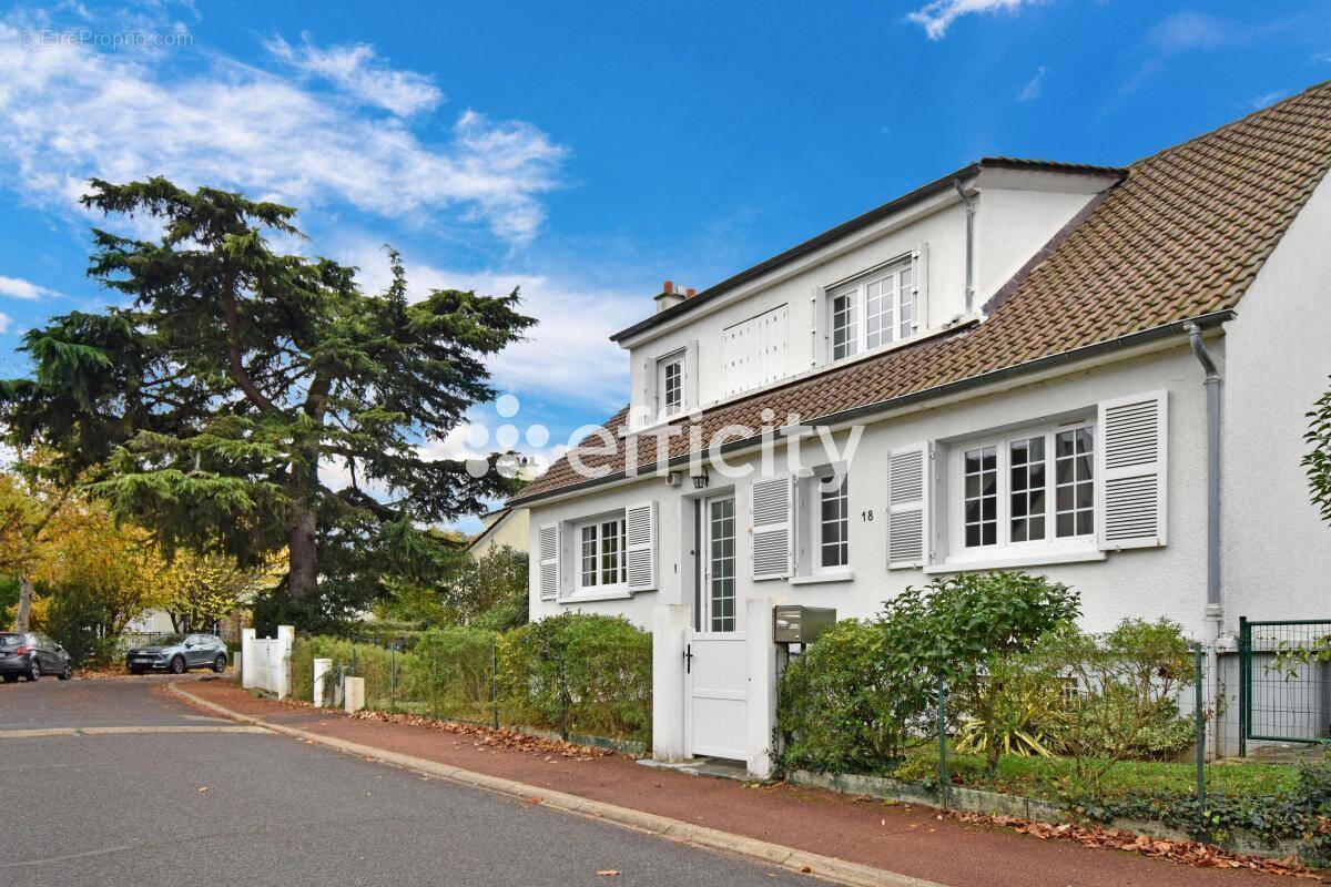 Maison à CROISSY-SUR-SEINE