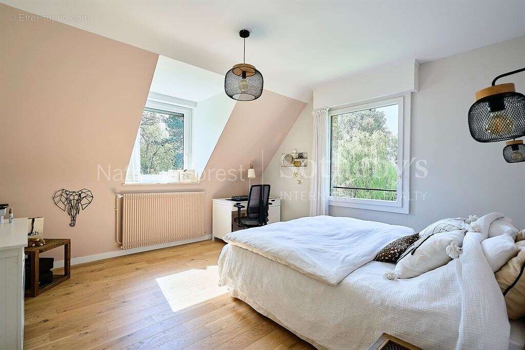 Maison à CROIX